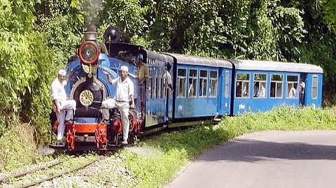 Toy Train, Darjeeling